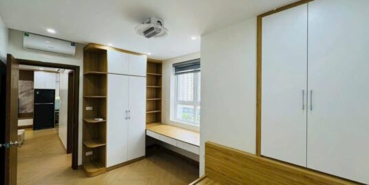 Cho thuê căn hộ 2PN KĐT Nam Trung Yên, 70m2, có đồ, giá 11 triệu/tháng